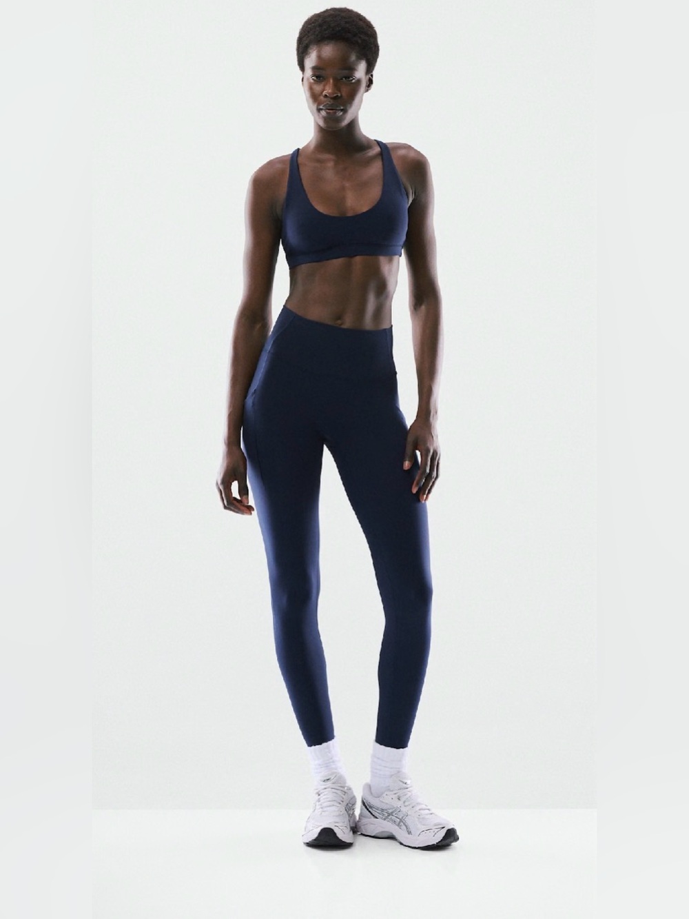 Aritzia High-Waist Navy Women's Active Leggings with pockets, navy size 4